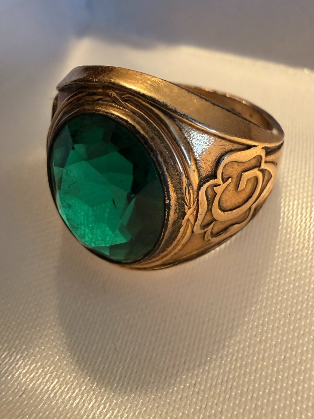 VTG 1930'S GIRL SCOUT 10K GOLD FILLED RING - GREEN STONE & G.S. TREFOIL ON SIDES